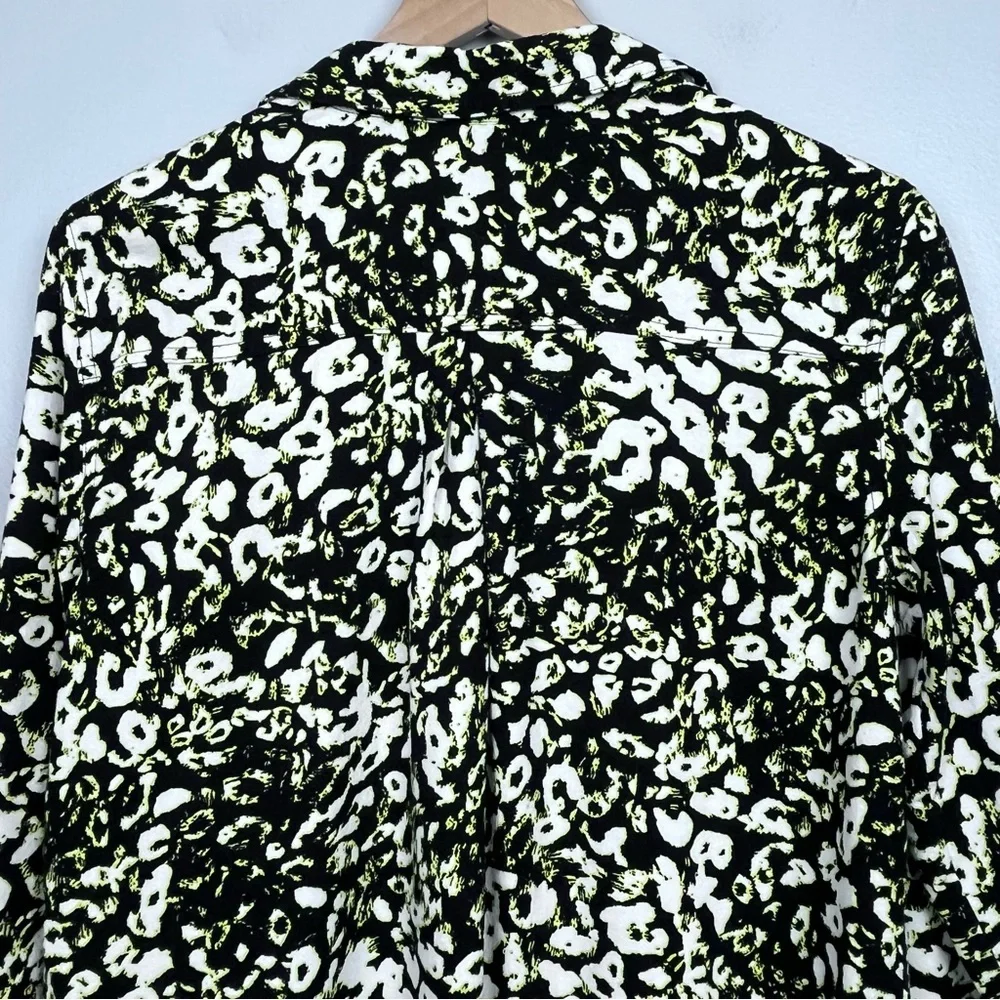 Rock & Republic Women's Button Down Blouse in Neon Animal Print Size M; Colorful - Picture 4 of 12